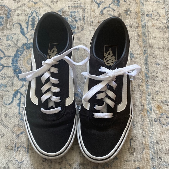 Vans womens sneaker size 6.5 - Picture 1 of 4